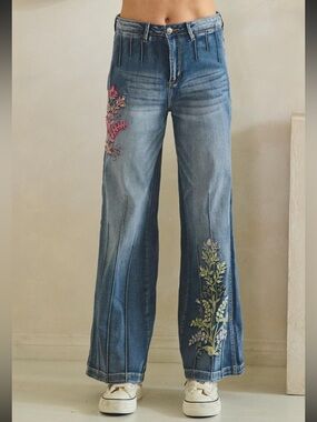137 OLI & HALI ❤️ WASHED  FLORAL JEANS